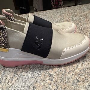 Michael Kors Women's Felix mixed media sneakers. Size 7